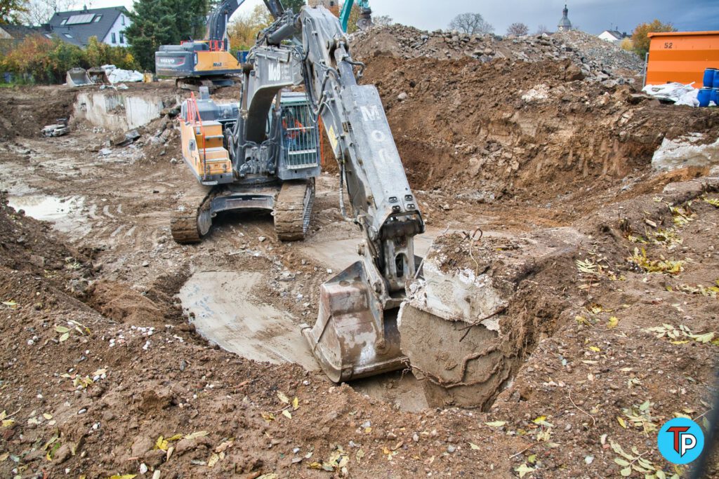 Der Abriss des Vinzenz-Pallotti-Kollegs (VPK) in Rheinbach - 02.11.2021