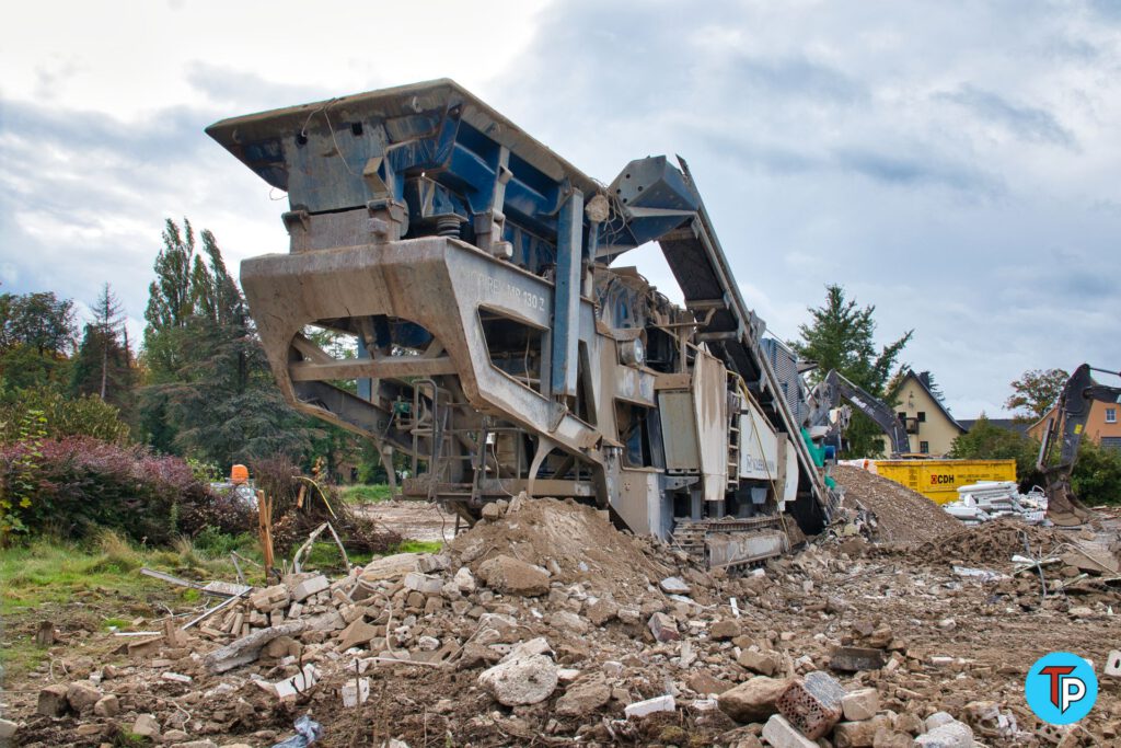 Der Abriss des Vinzenz-Pallotti-Kollegs (VPK) in Rheinbach - 12.10.2021