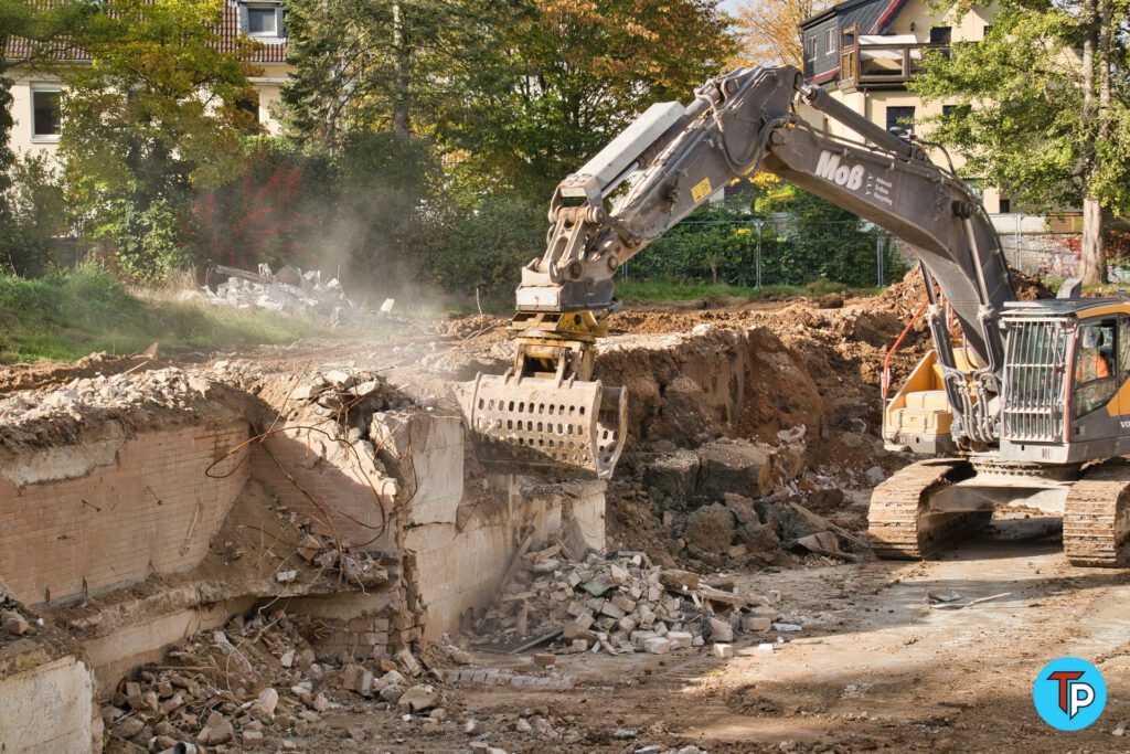 Der Abriss des Vinzenz-Pallotti-Kollegs (VPK) in Rheinbach - 20.10.2021