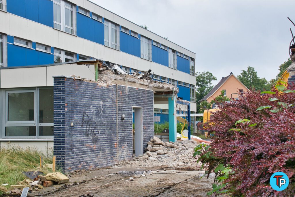 Der Abriss des Vinzenz-Pallotti-Kollegs (VPK) in Rheinbach - 22.06.2021