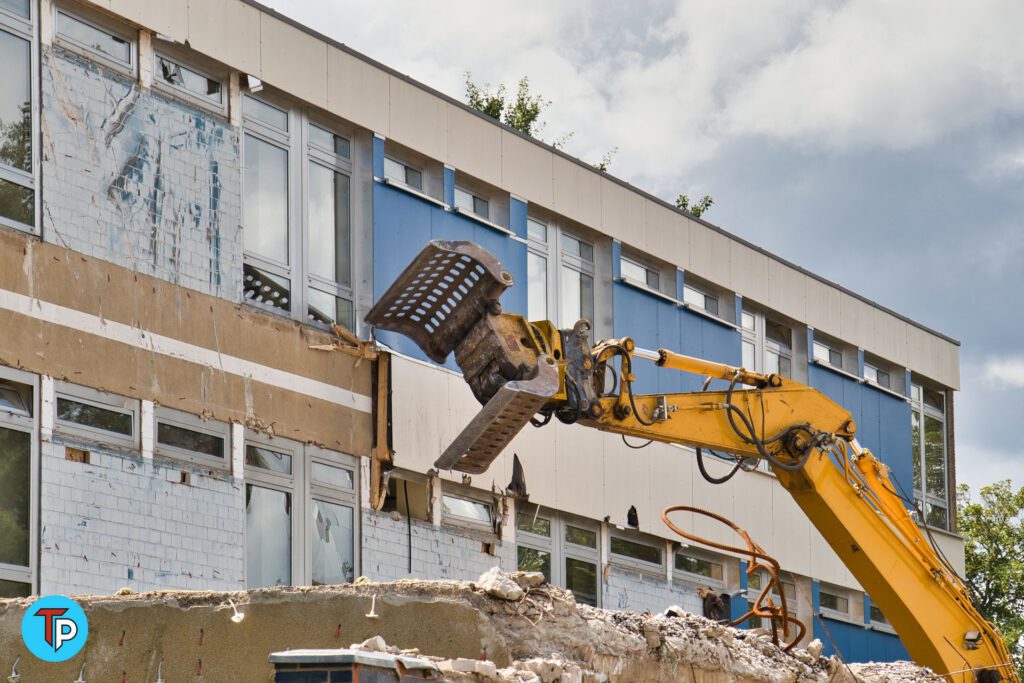 Der Abriss des Vinzenz-Pallotti-Kollegs (VPK) in Rheinbach - 26.07.2021