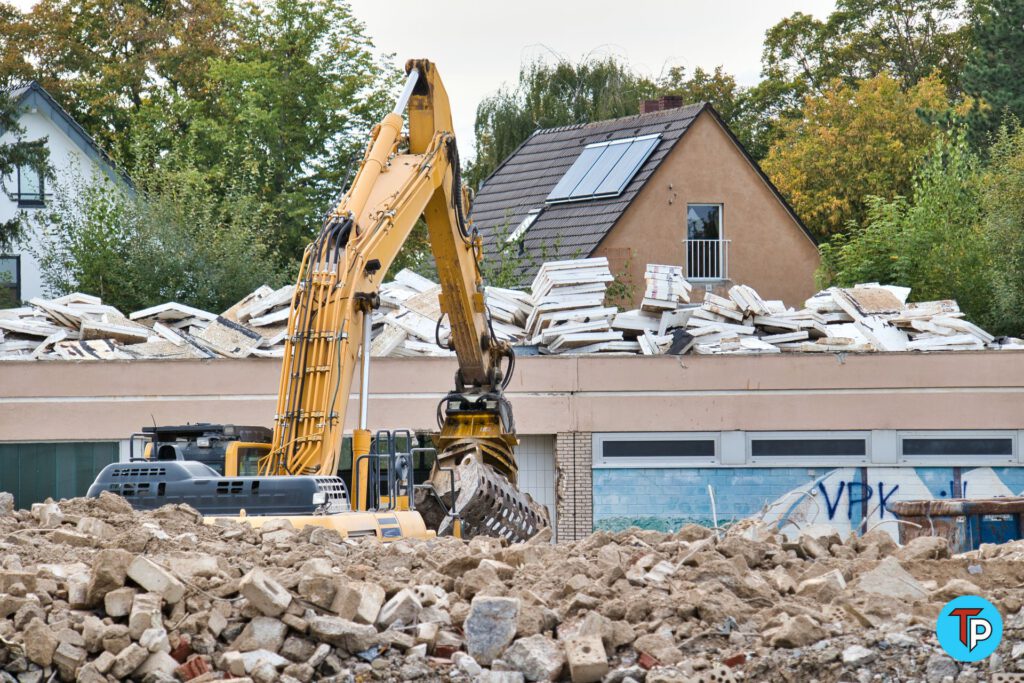 Der Abriss des Vinzenz-Pallotti-Kollegs (VPK) in Rheinbach - 28.09.2021